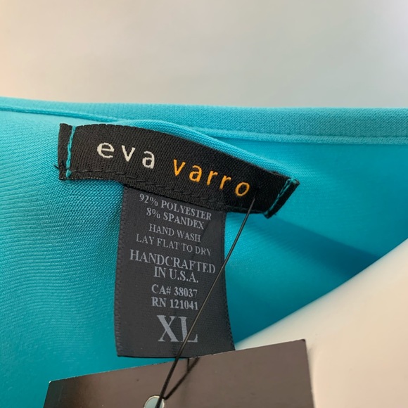 EVA VARRO SLEEVELESS,DRAPED NECK ,PLEATED SIDE TOP - Picture 3 of 4
